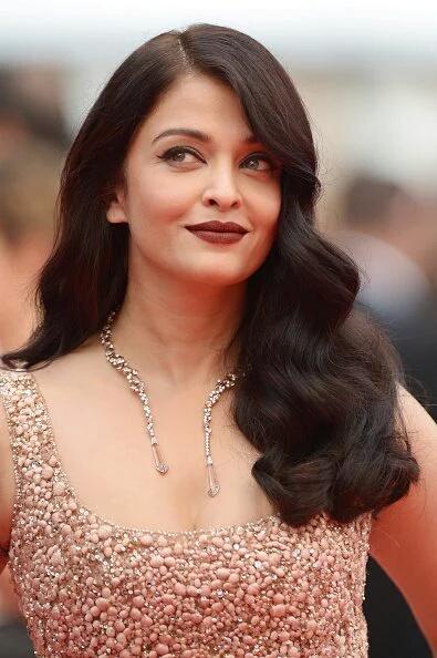 Aishwarya Rai Bachchan Shines at Cannes 2016 