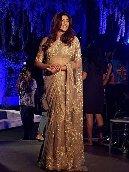 Sushmita Sen in Manish Malhotra at Lakme Fashion Week 2016