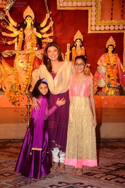 Bollywood Celebs at Durga Puja