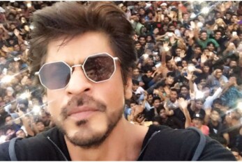 Video: Shah Rukh Khan Greeting His Fans On His 51st Birthday Will Give You Goosebumps
