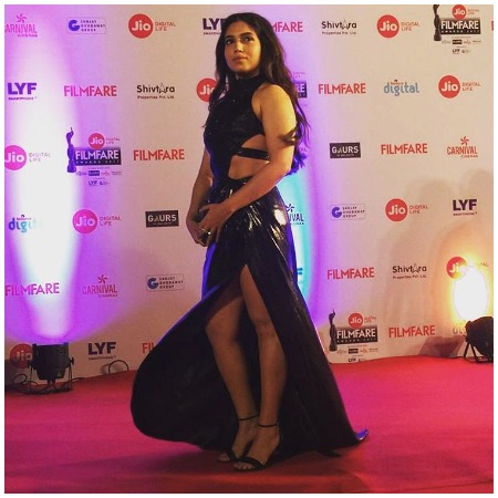 Bhumi Pednekar at Filmfare Awards 2017 Red Carpet!