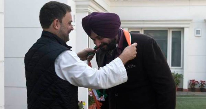 From Comedy Nights to Politics Navjot Singh Sidhu Joins Congress, Leaves BJP