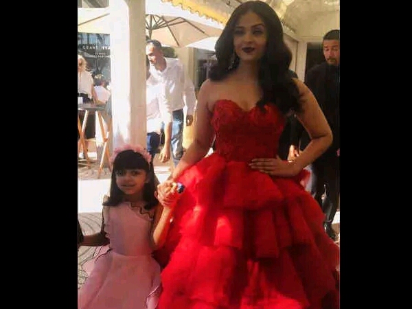 video of Aishwarya Rai with daughter Aaradhya from Cannes 2017