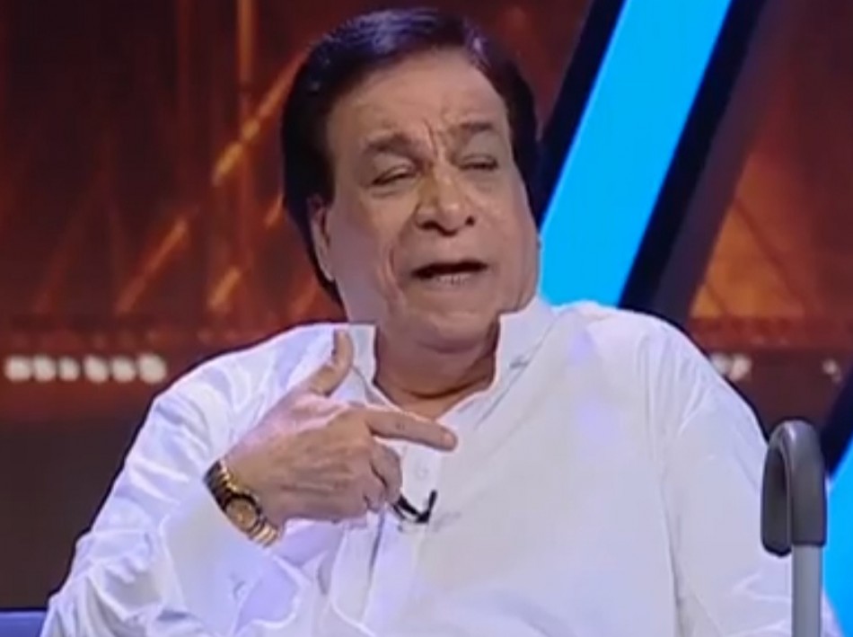 This Video Of Kader Khan Being Taken On Wheelchair For Ramzan Prayers Is Going Viral!