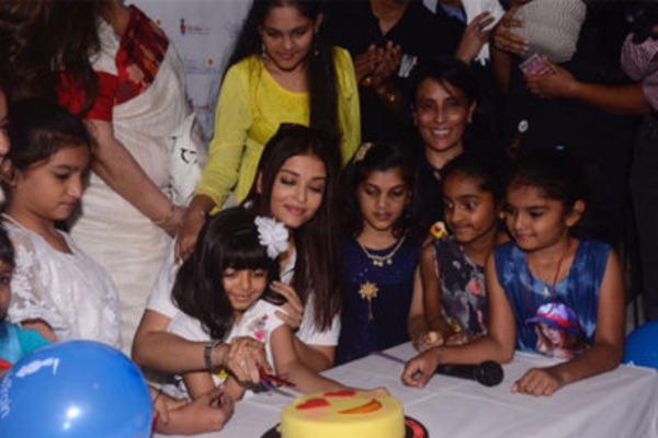 Aishwarya Rai Bachchan Burst Into Tears Lashed Out Shutterbugs