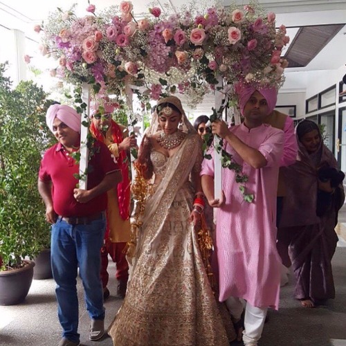 Aisha Actress Amrita Puri destination wedding