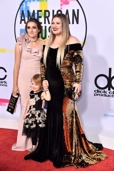 Kerry Clarkson at American Music Awards 2017