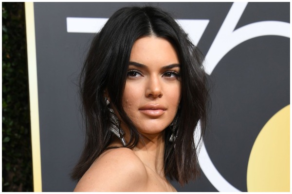 Kendall Jenner Savagely Replies To Tweet About Her Golden Globes 2018 Acne